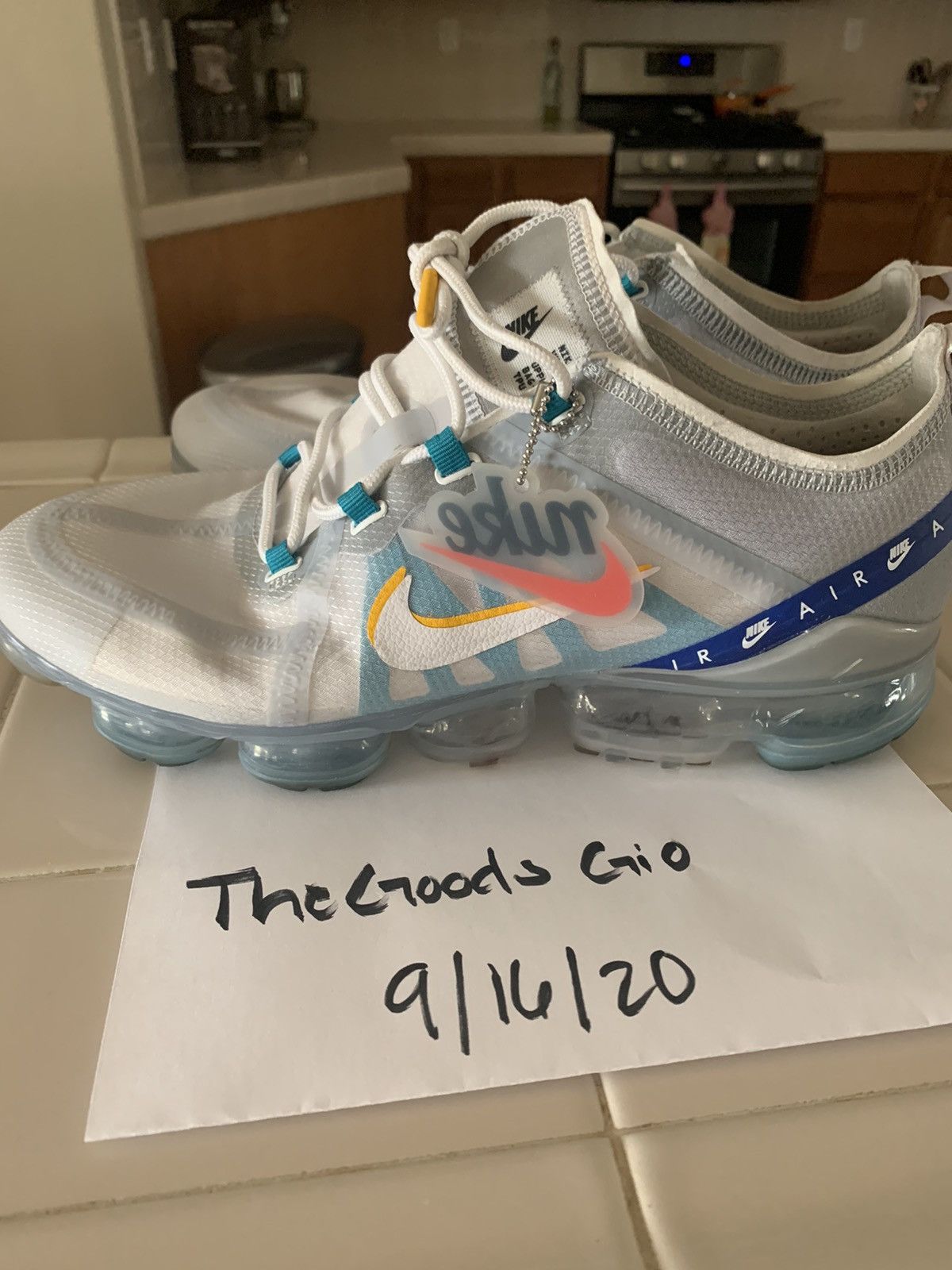 vapormax 2019 white university gold wolf grey