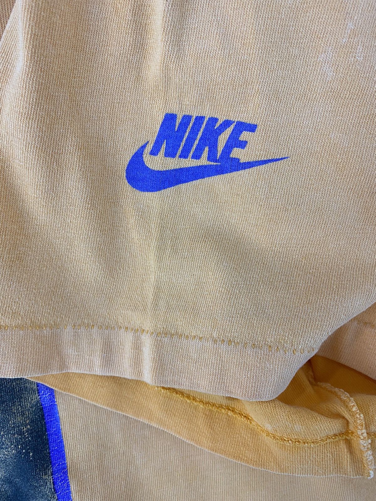 Nike vintage 1990 NIKE CHALLENGE COURT big logo rare t-shirts Size US XL / EU 56 / 4 - 4 Thumbnail