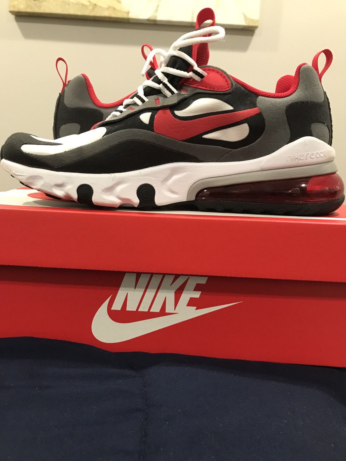 Nike Air Max 270 React Black/Grey/University Red popular