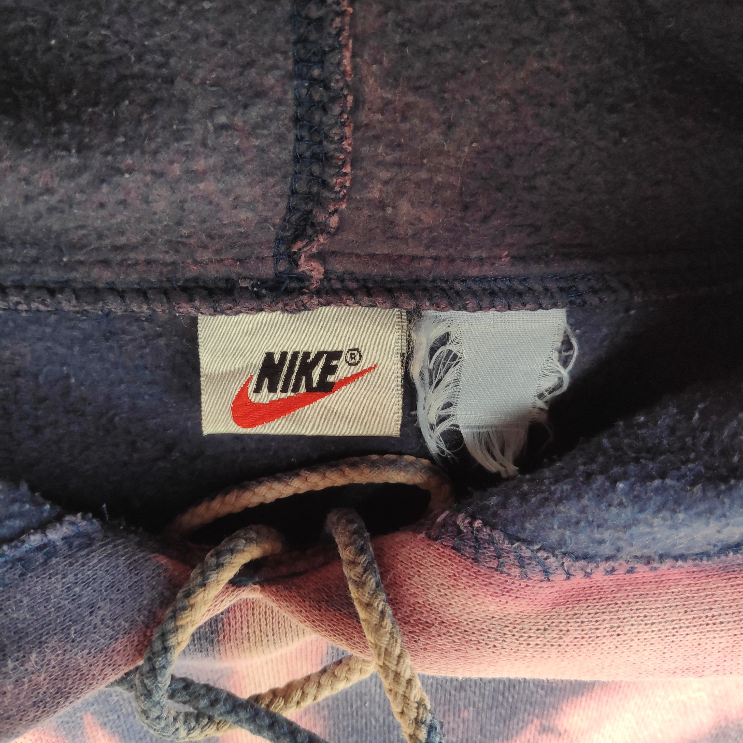 Nike × Vintage Vintage Nike Bleach Wash Tie Dye Large Size Hoodie Size US L / EU 52-54 / 3 - 3 Thumbnail