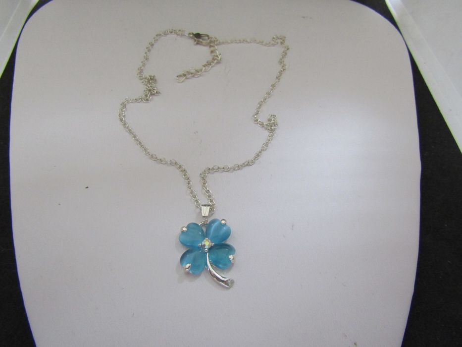 Handmade Blue Lucky Leaf Chain Necklace Size ONE SIZE - 1 Preview