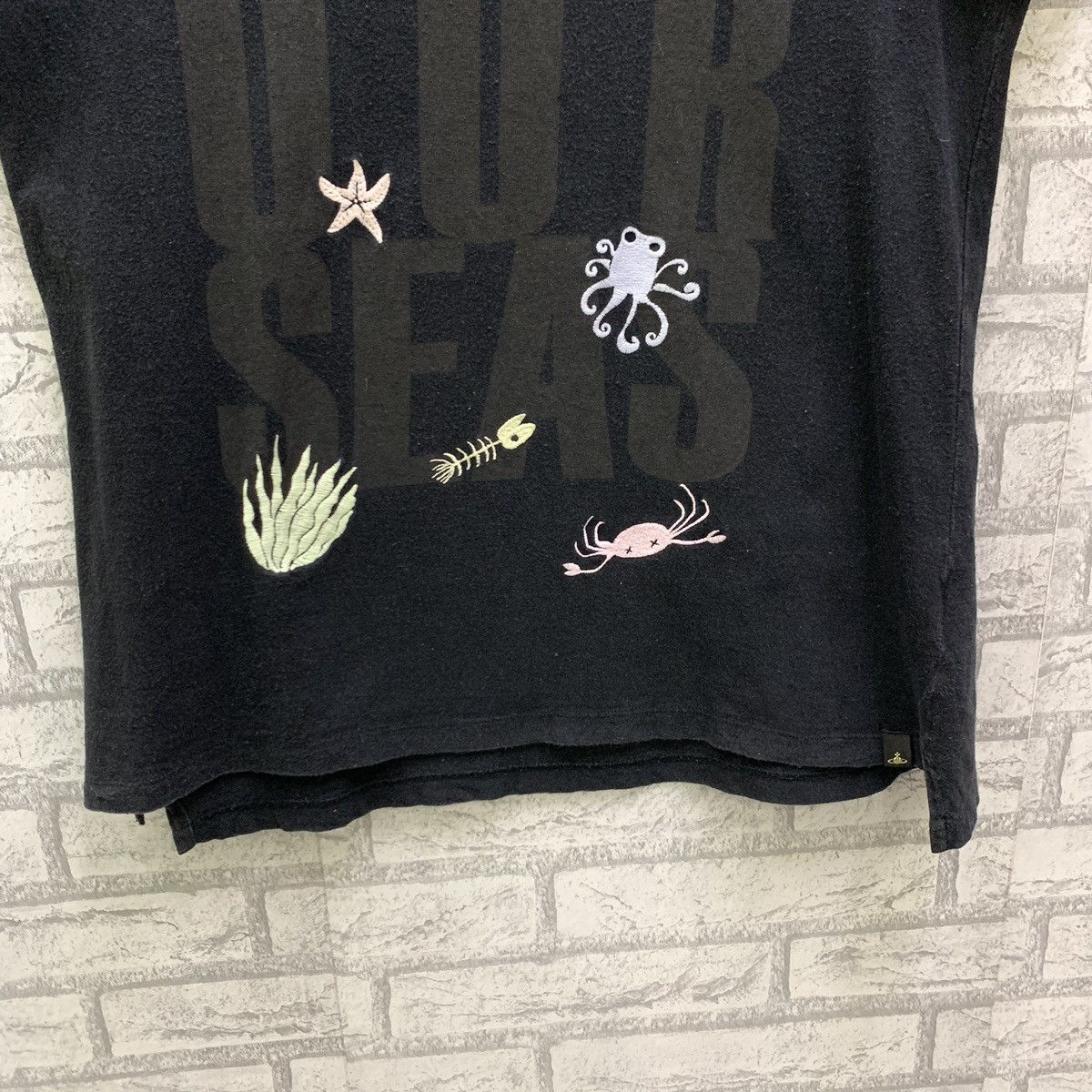 Vivienne Westwood Vivienne Westwood Anglomania Save our seas T-shirts Size US XL / EU 56 / 4 - 13 Thumbnail