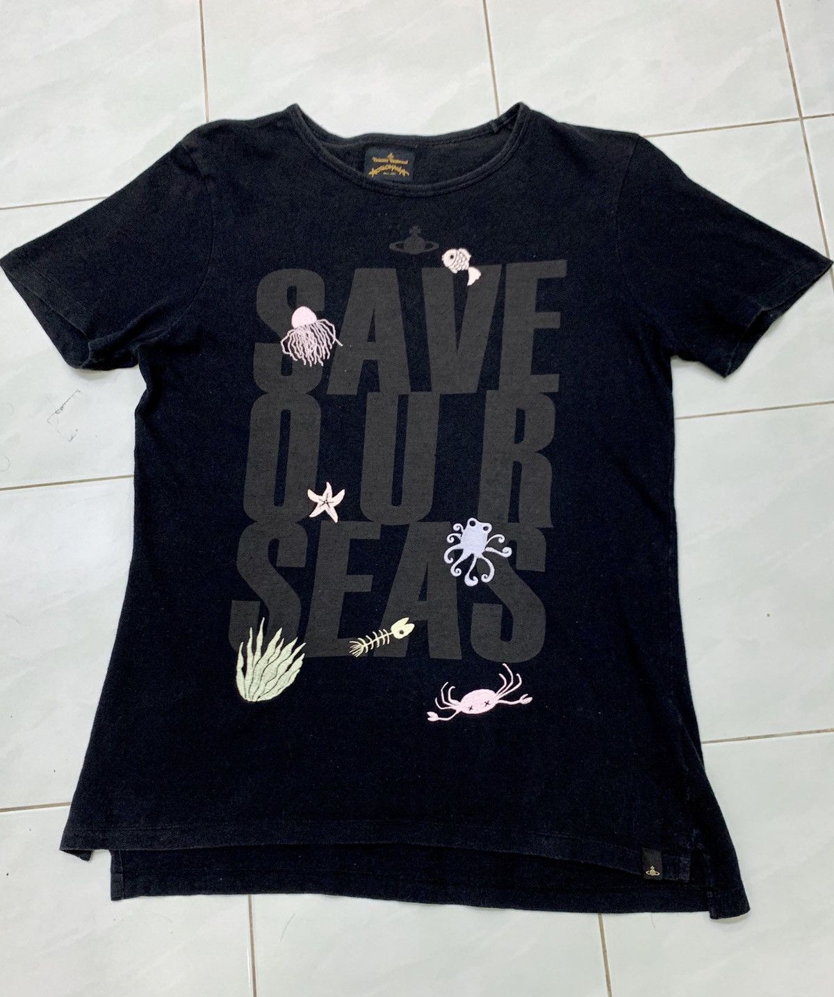 Vivienne Westwood Vivienne Westwood Anglomania Save our seas T-shirts Size US XL / EU 56 / 4 - 14 Thumbnail