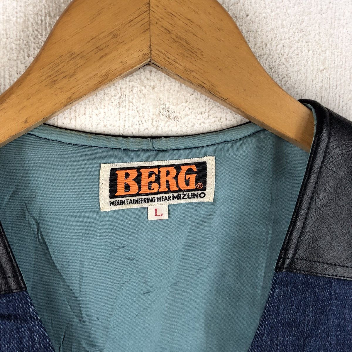 Berg & Berg × Japanese Brand × White Mountaineering BERG MOUTAINEERING INDIGO VEST Size US L / EU 52-54 / 3 - 6 Thumbnail