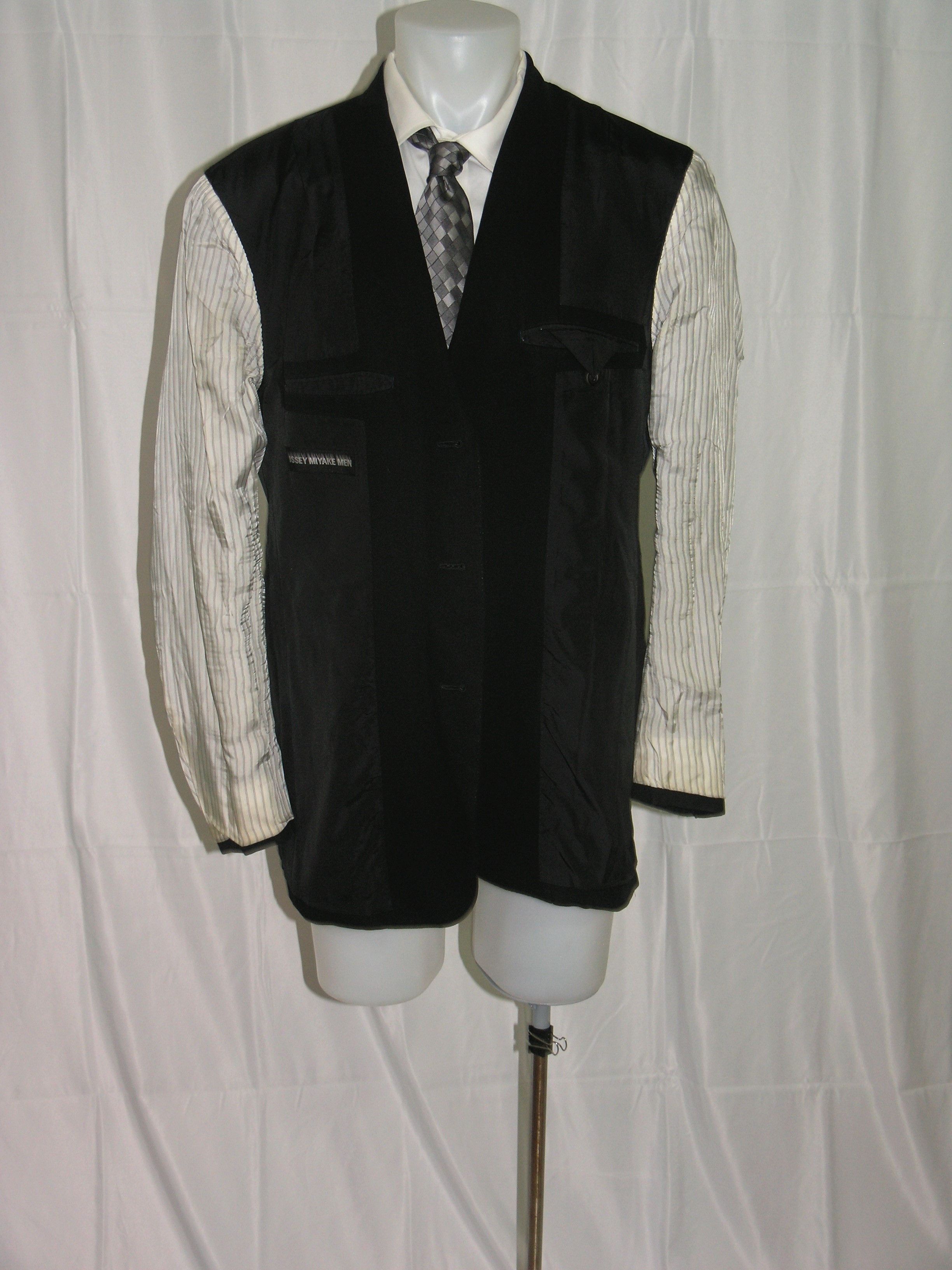 Men Black Tic Pattern Three Button Blazer Size 5
