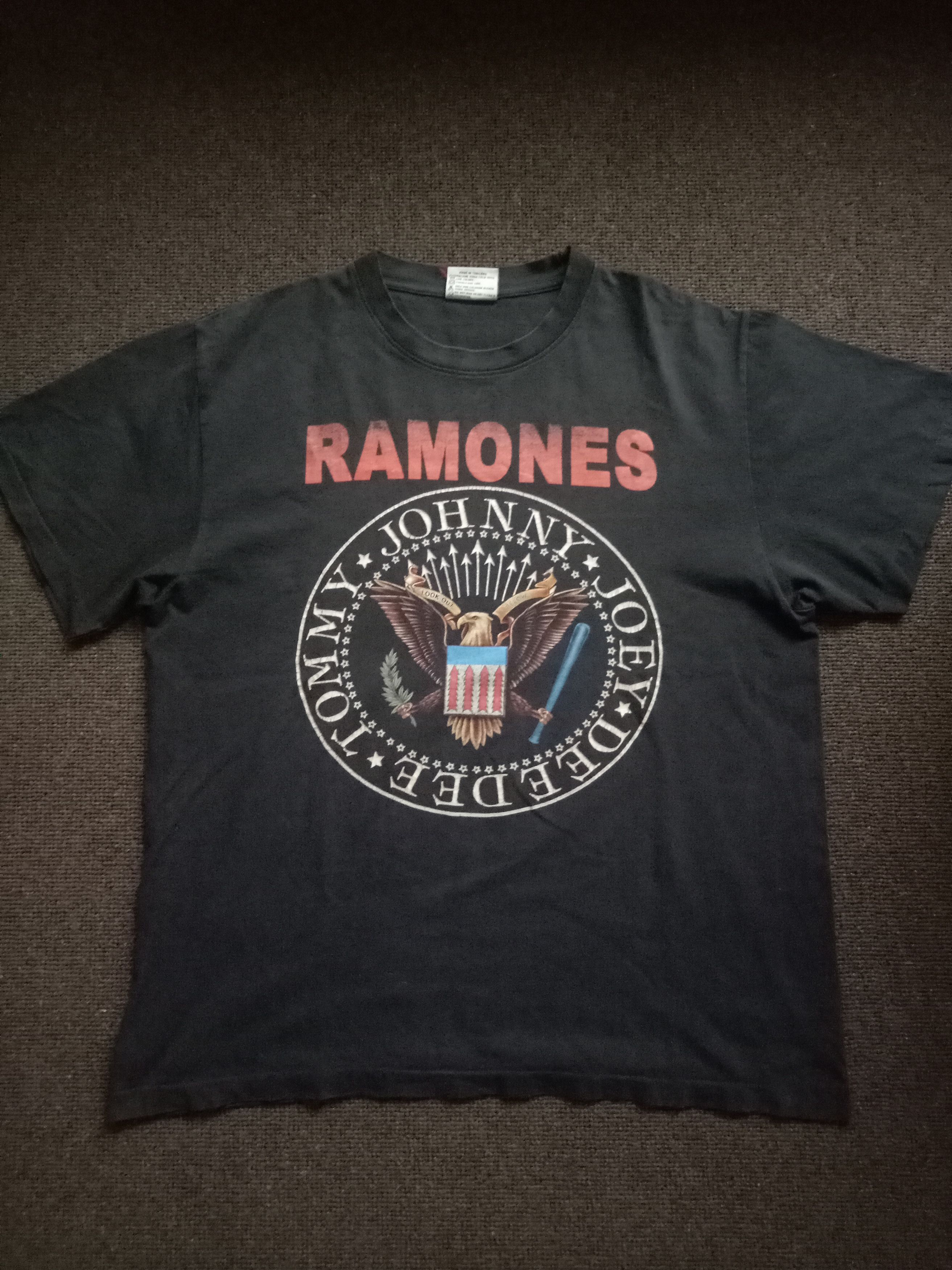 Band Tees VINTAGE BOOTLEG RAMONES OVERSIZED Size US XL / EU 56 / 4 - 1 Thumbnail