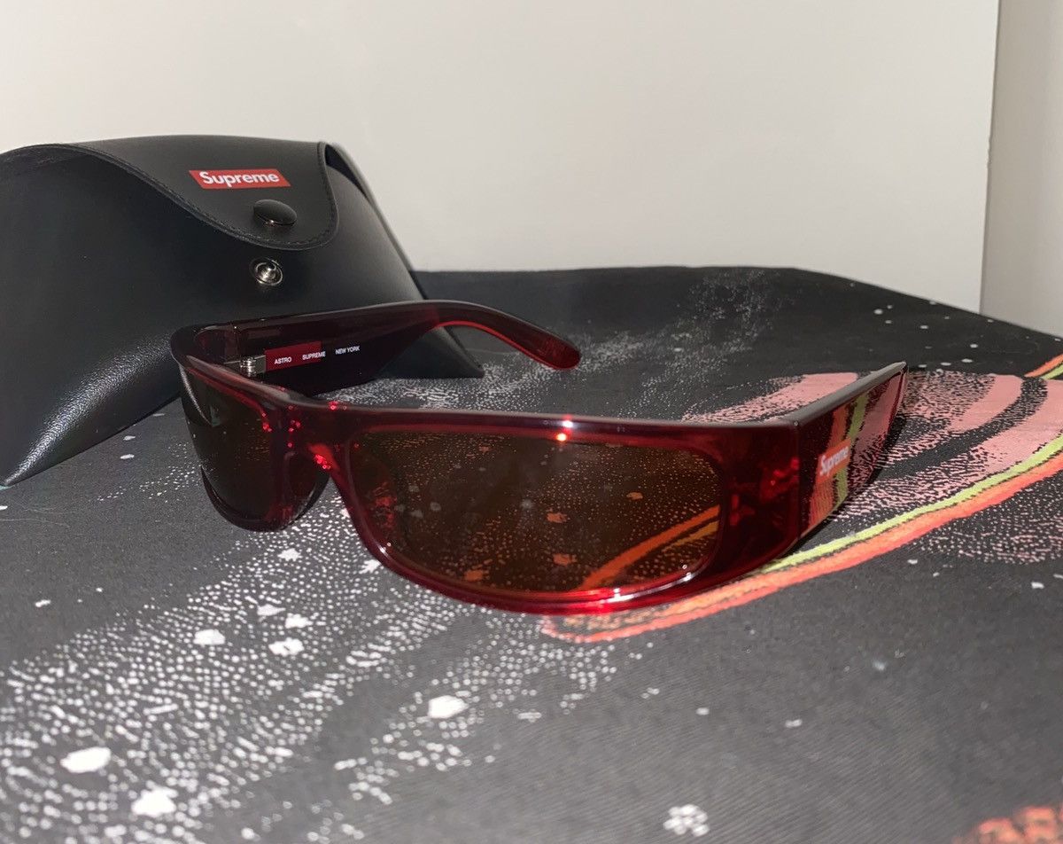 Supreme 2024 astro sunglasses