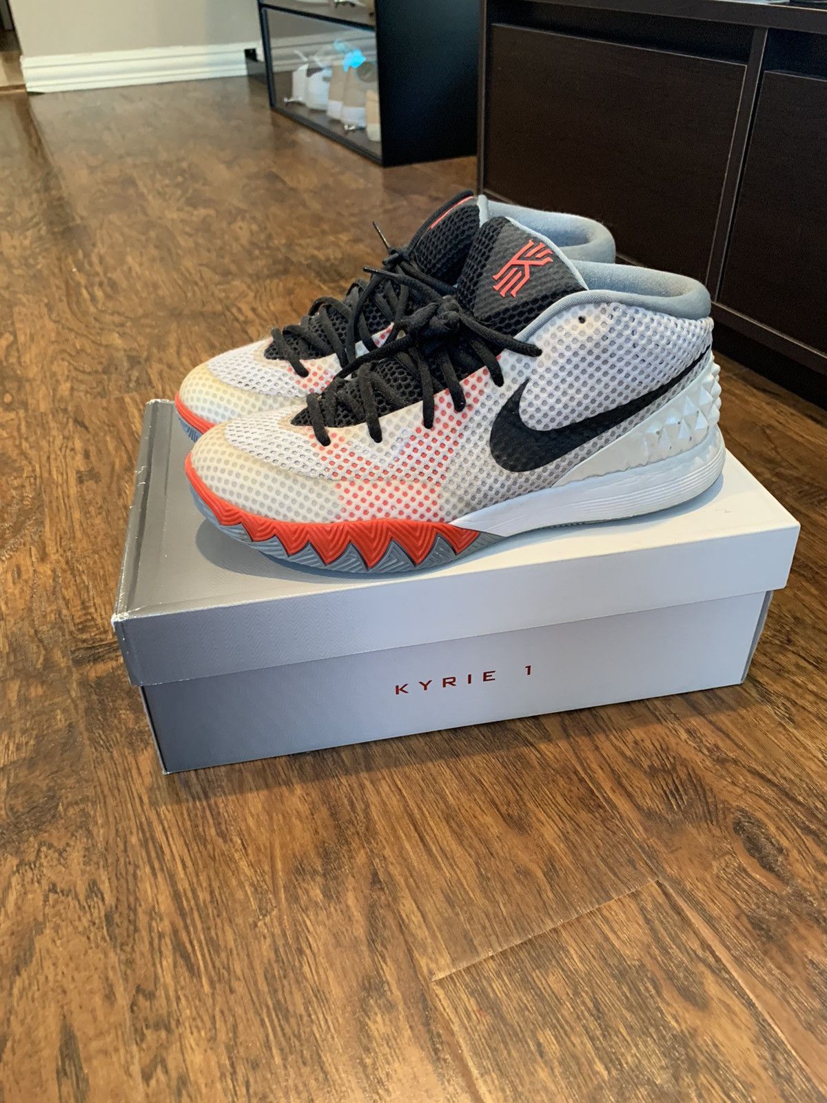 Kyrie 1 infrared clearance