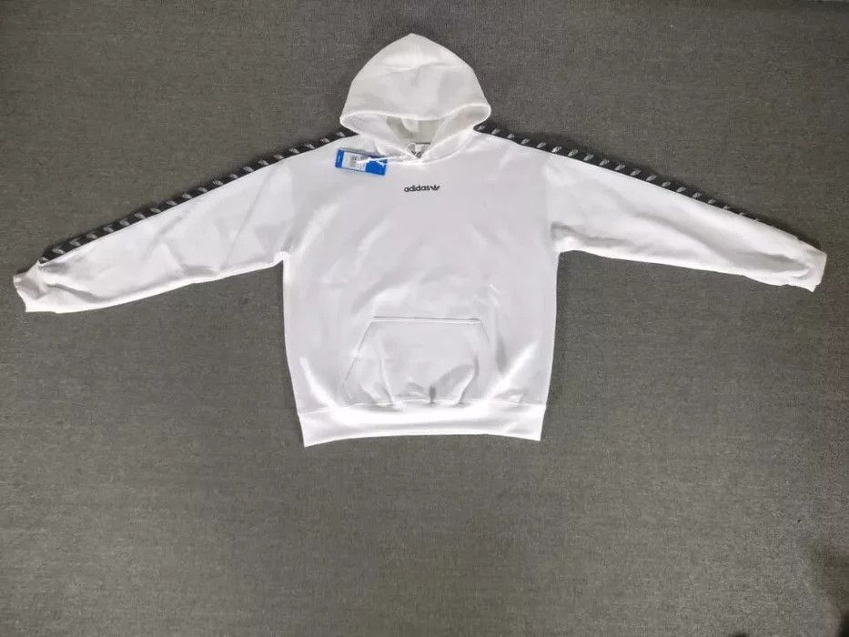 Adidas tnt 2024 trefoil hoodie