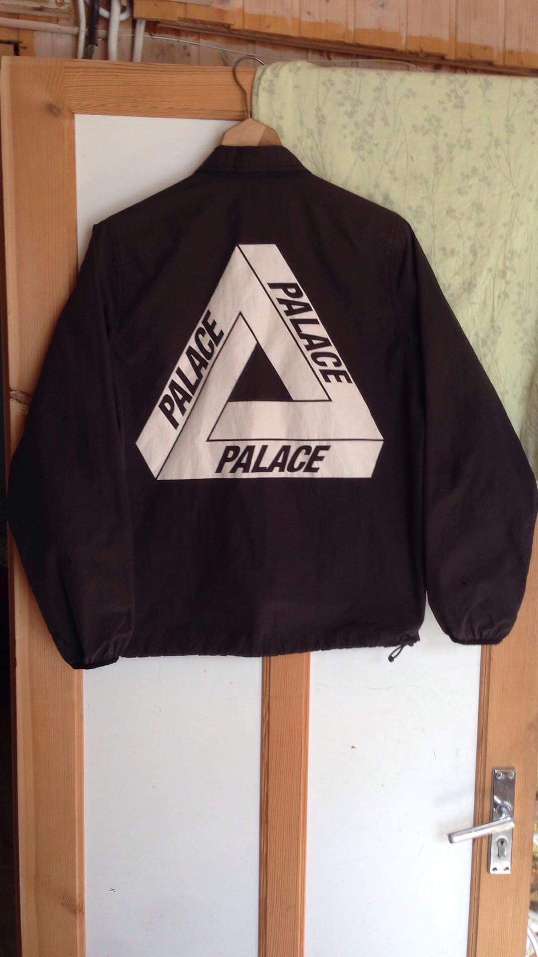 Palace ripped coach jacket black hotsell