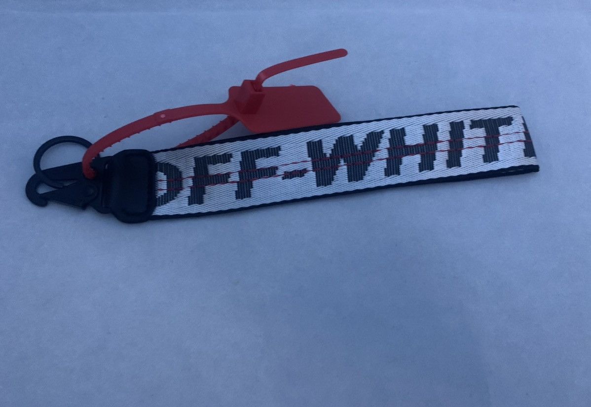 Off-White Off White Yellow Industrial Keychain Accessory Size ONE SIZE - 1 Preview