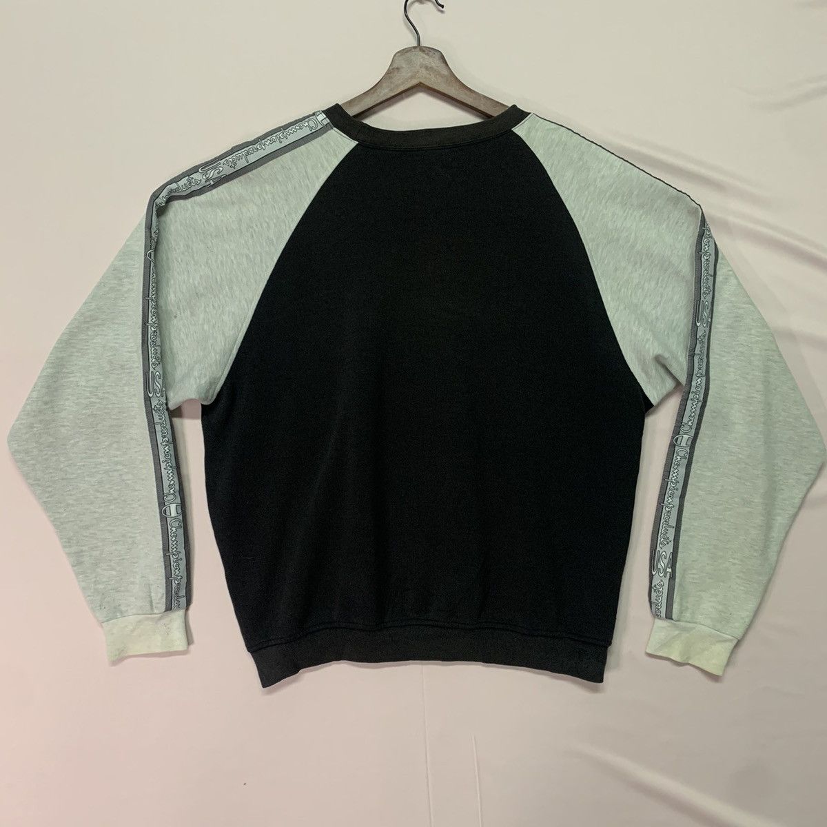 Champion × Vintage Vintage Champion Products Side Tape Sleeve Crewneck Sweater Size US L / EU 52-54 / 3 - 6 Thumbnail