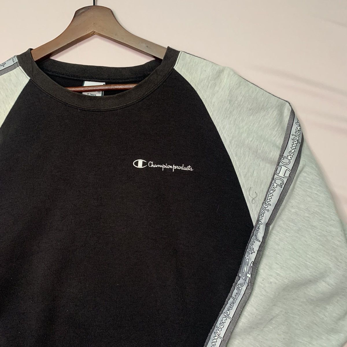 Champion × Vintage Vintage Champion Products Side Tape Sleeve Crewneck Sweater Size US L / EU 52-54 / 3 - 4 Thumbnail