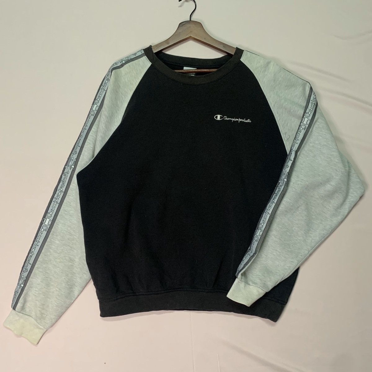 Champion × Vintage Vintage Champion Products Side Tape Sleeve Crewneck Sweater Size US L / EU 52-54 / 3 - 1 Thumbnail