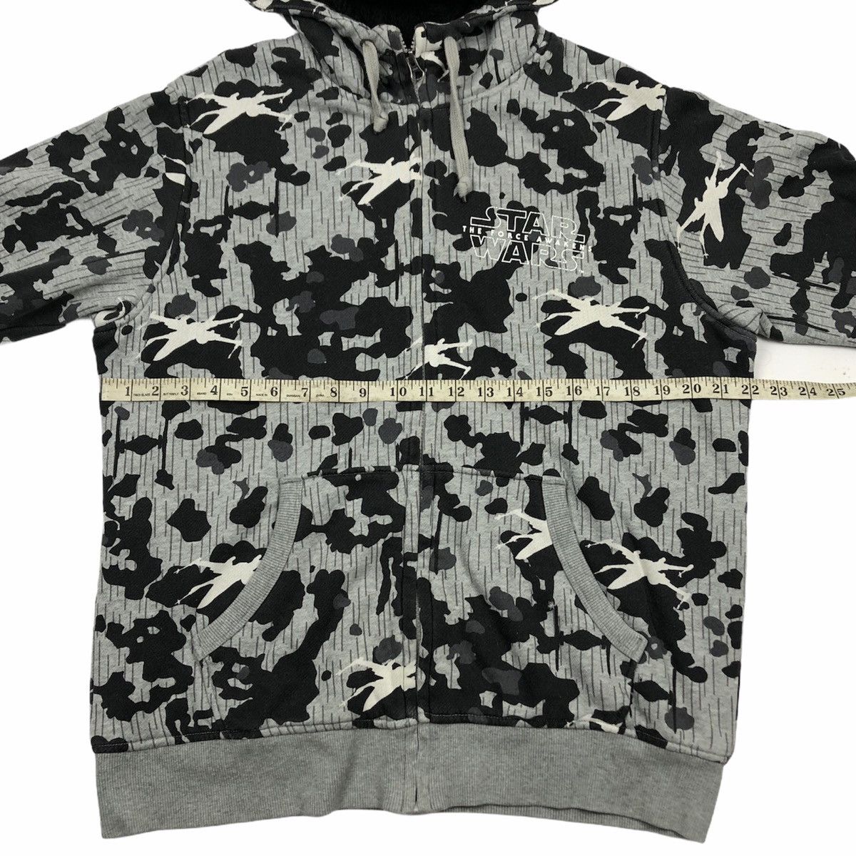 Uniqlo Star Wars Movie Camo Lucas film Sweatshirt Hoodie