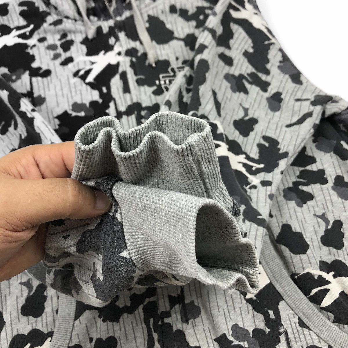 Uniqlo Star Wars Movie Camo Lucas film Sweatshirt Hoodie