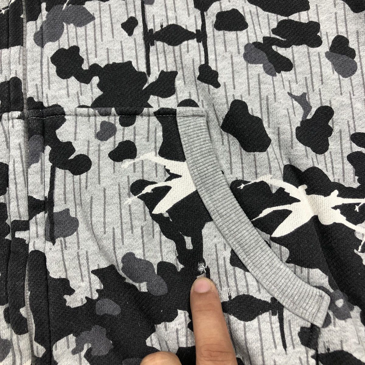 Uniqlo Star Wars Movie Camo Lucas film Sweatshirt Hoodie