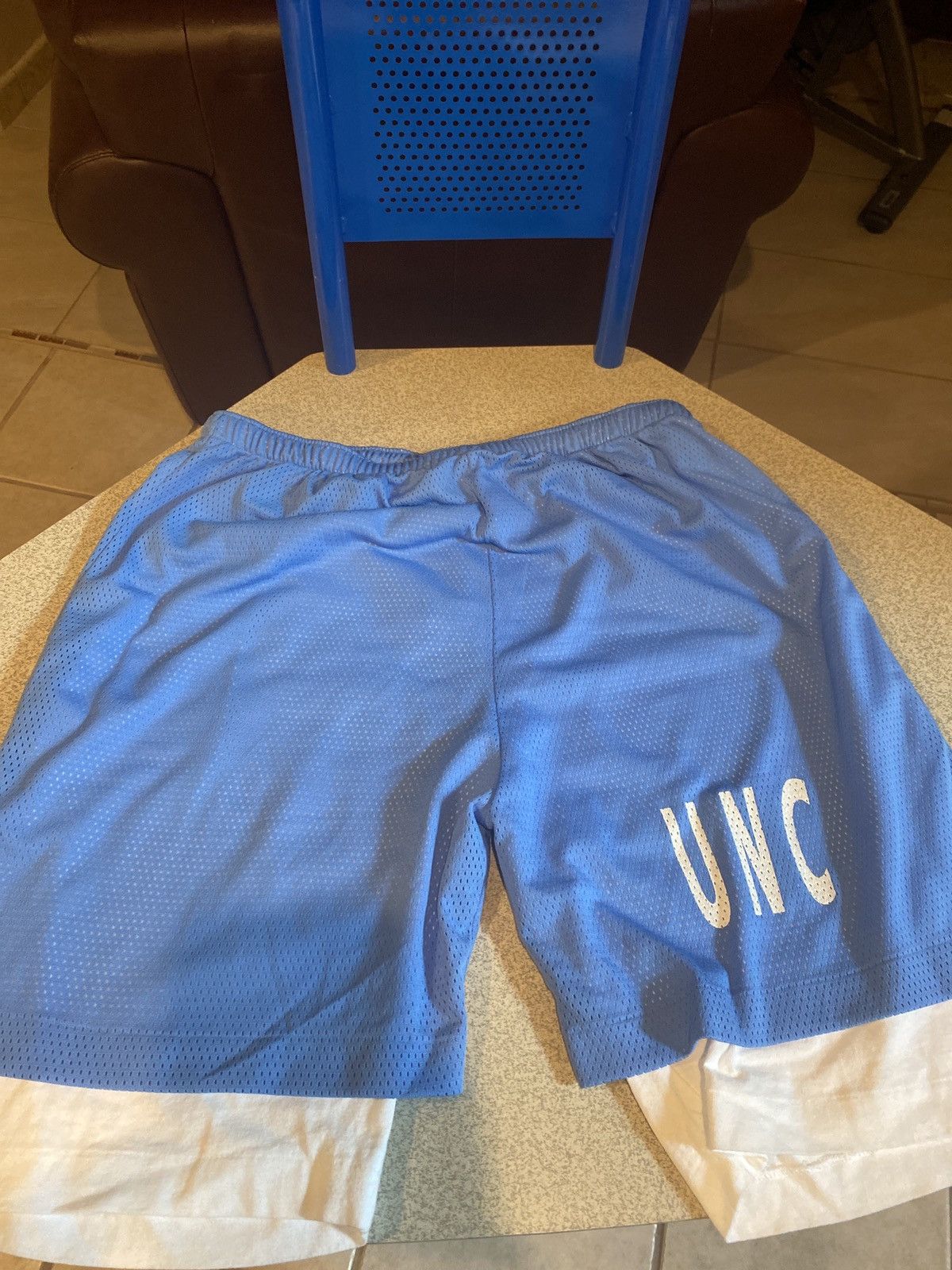Vintage Vintage UNC Basketball shorts Size US 32 / EU 48 - 1 Thumbnail