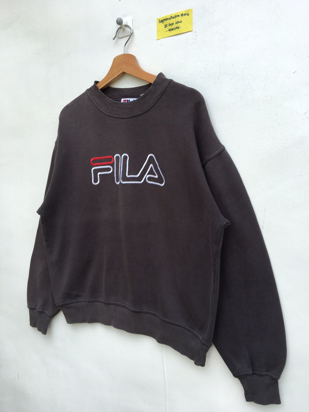 Fila Vtg Fila Embroidered Big Logo Spellout Crewneck Sweatshirt Size US L / EU 52-54 / 3 - 4 Thumbnail
