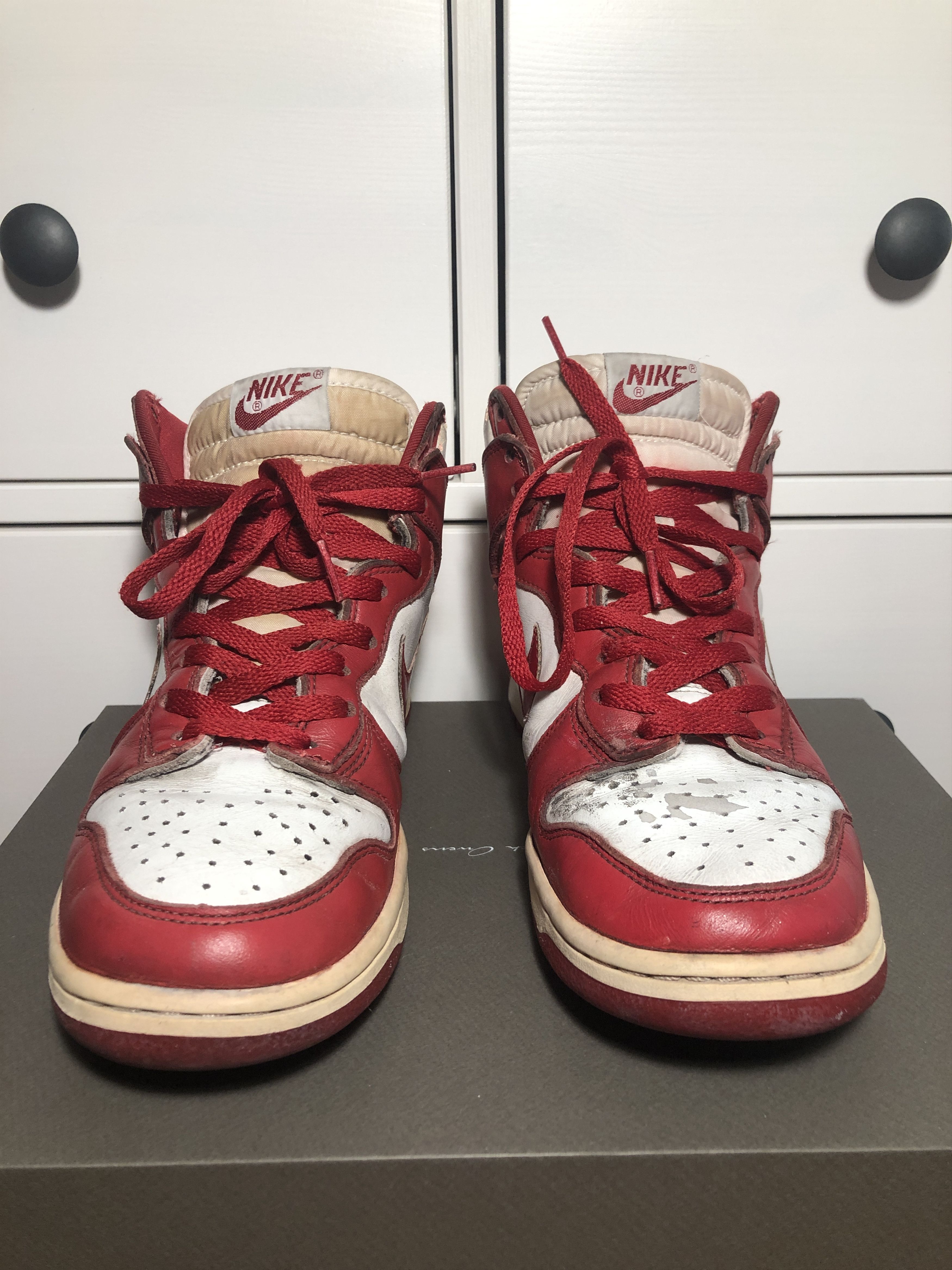 Nike Original 1999 Varsity Red Dunk High Sneakers / St.John's Size US 8.5 / EU 41-42 - 2 Thumbnail