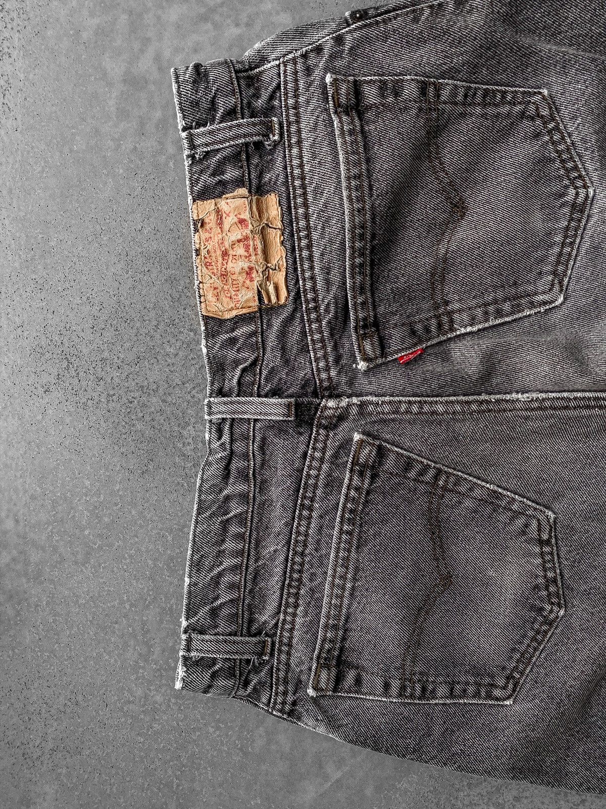 Levi's 1990s Levi’s 550 Faded & Distressed Jeans Size US 32 / EU 48 - 3 Thumbnail