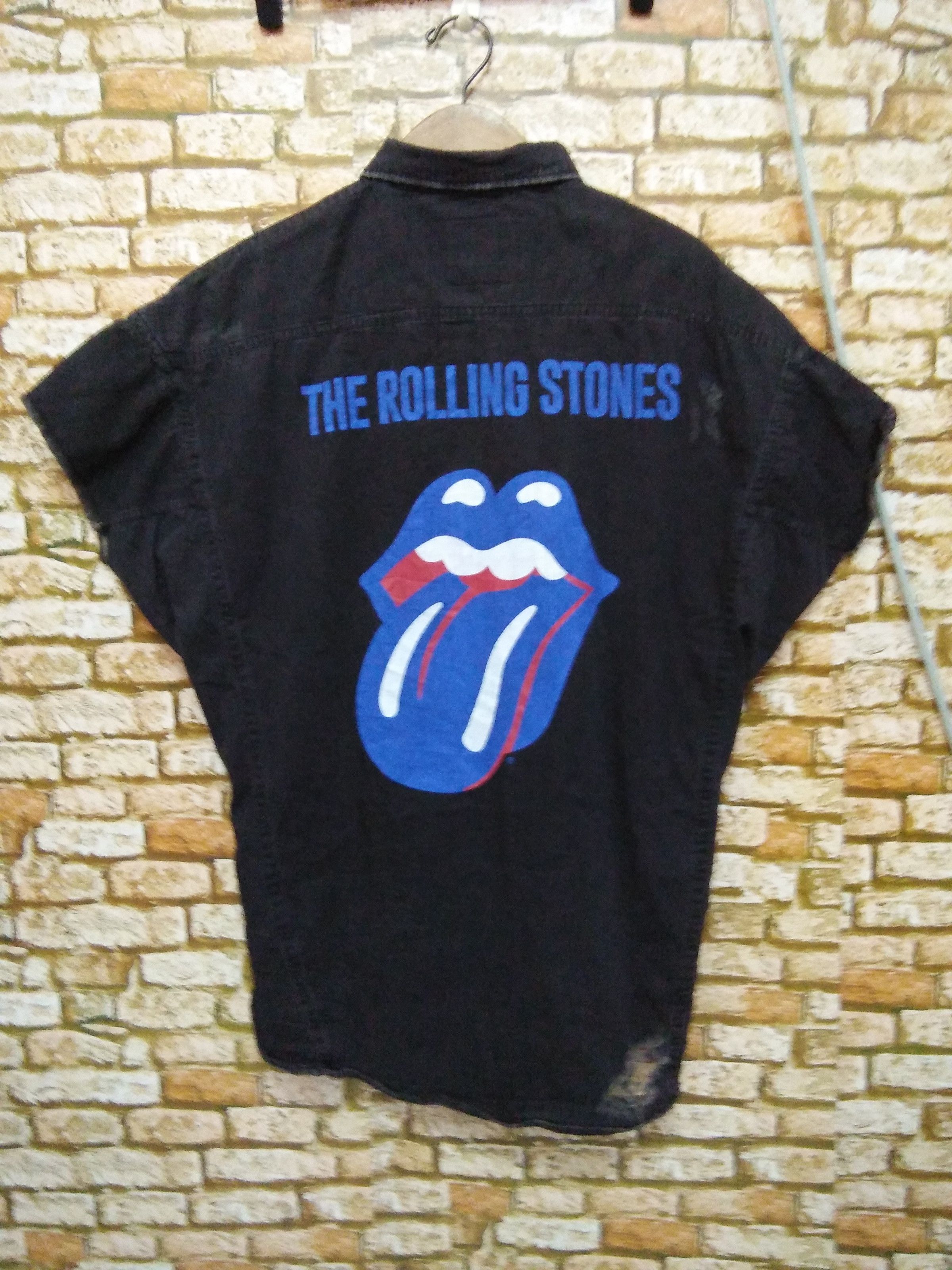 The Rolling Stones THE ROLLING STONES X ZARA SHIRT DISSTRESED OVERSIZED (A563) Size US S / EU 44-46 / 1 - 1 Thumbnail