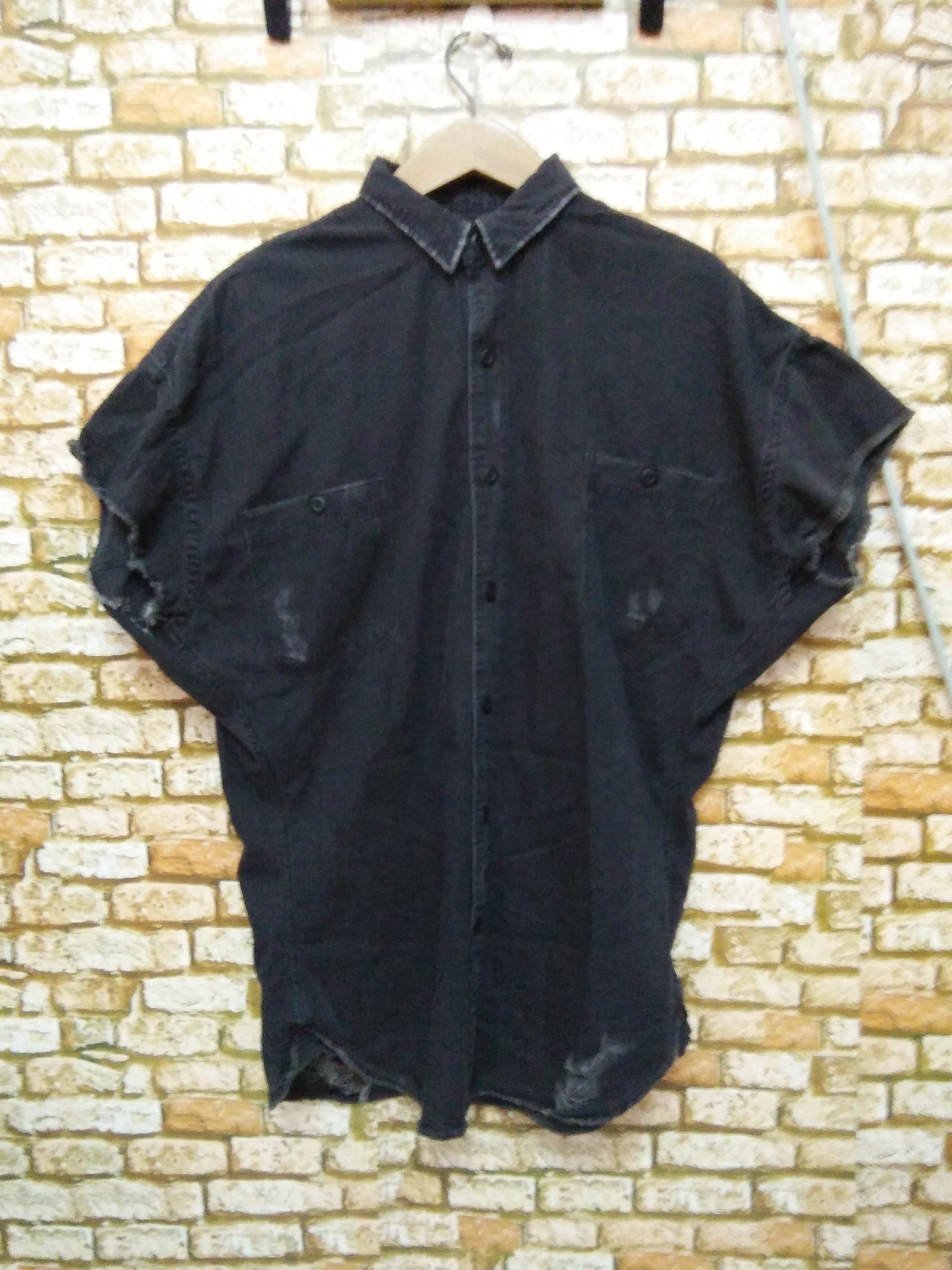 The Rolling Stones THE ROLLING STONES X ZARA SHIRT DISSTRESED OVERSIZED (A563) Size US S / EU 44-46 / 1 - 2 Thumbnail