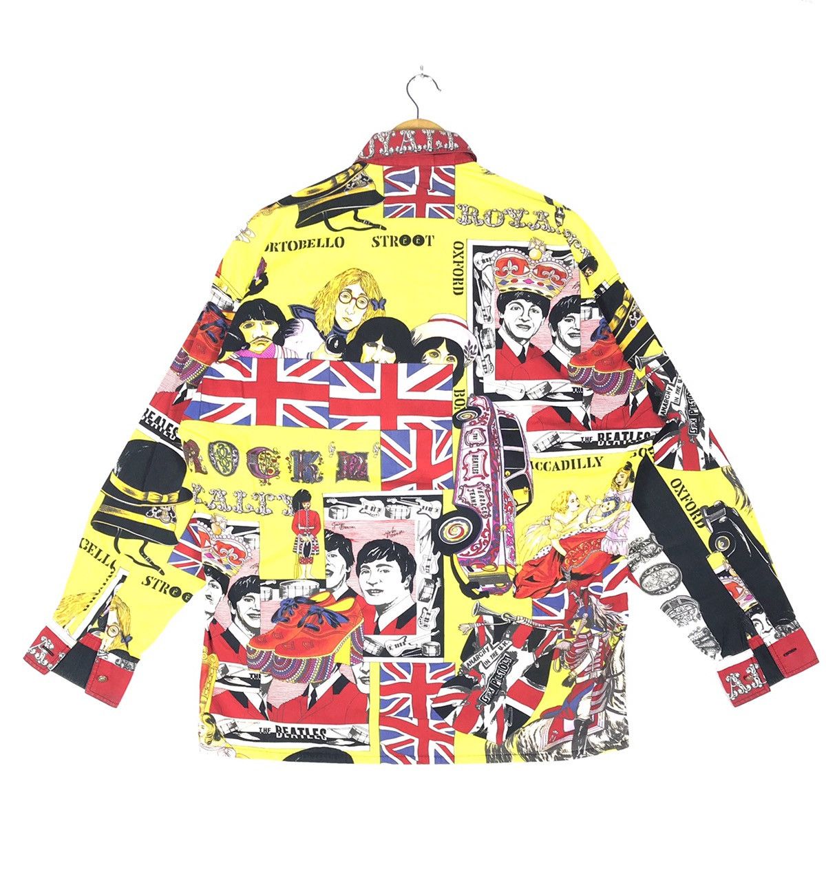 Versace vintage versace x sex pistols x the beatles all over print Size US M / EU 48-50 / 2 - 2 Thumbnail