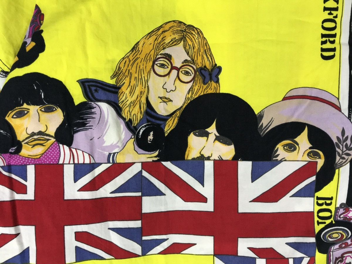 Versace vintage versace x sex pistols x the beatles all over print Size US M / EU 48-50 / 2 - 11 Thumbnail