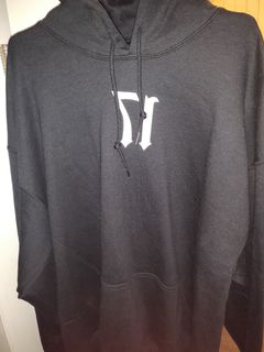 17 album hot sale hoodie