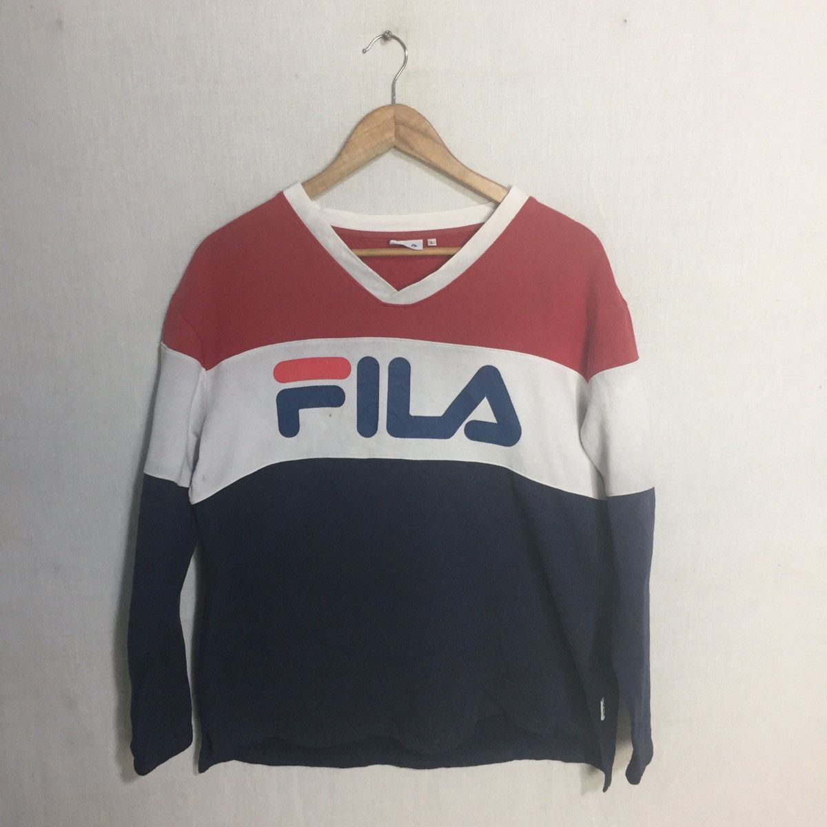 V neck sweatshirt big logo fila pullover