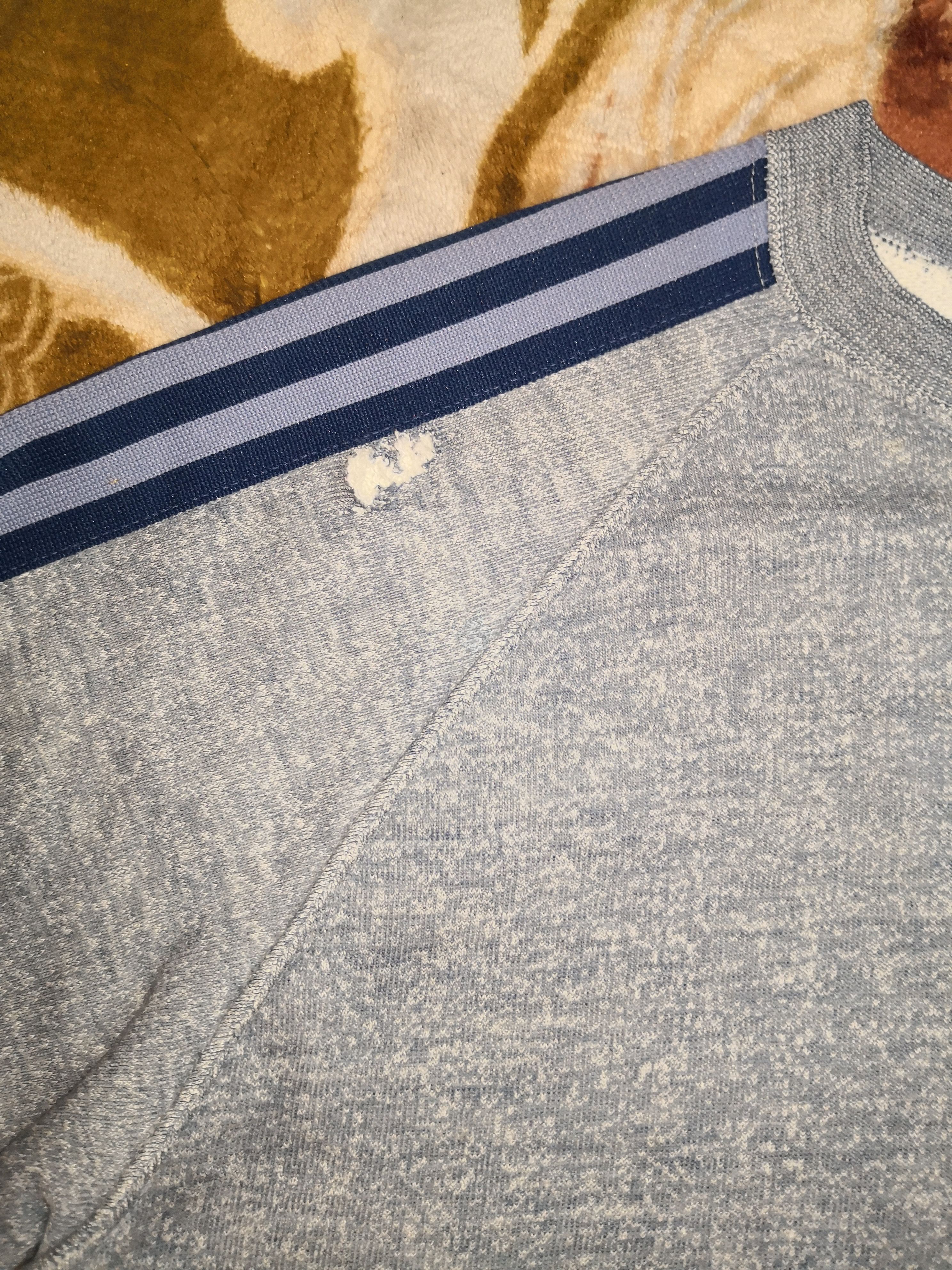 DISTRESSED ADIDAS X VINTAGE X STRIPES X SWEATSHIRT