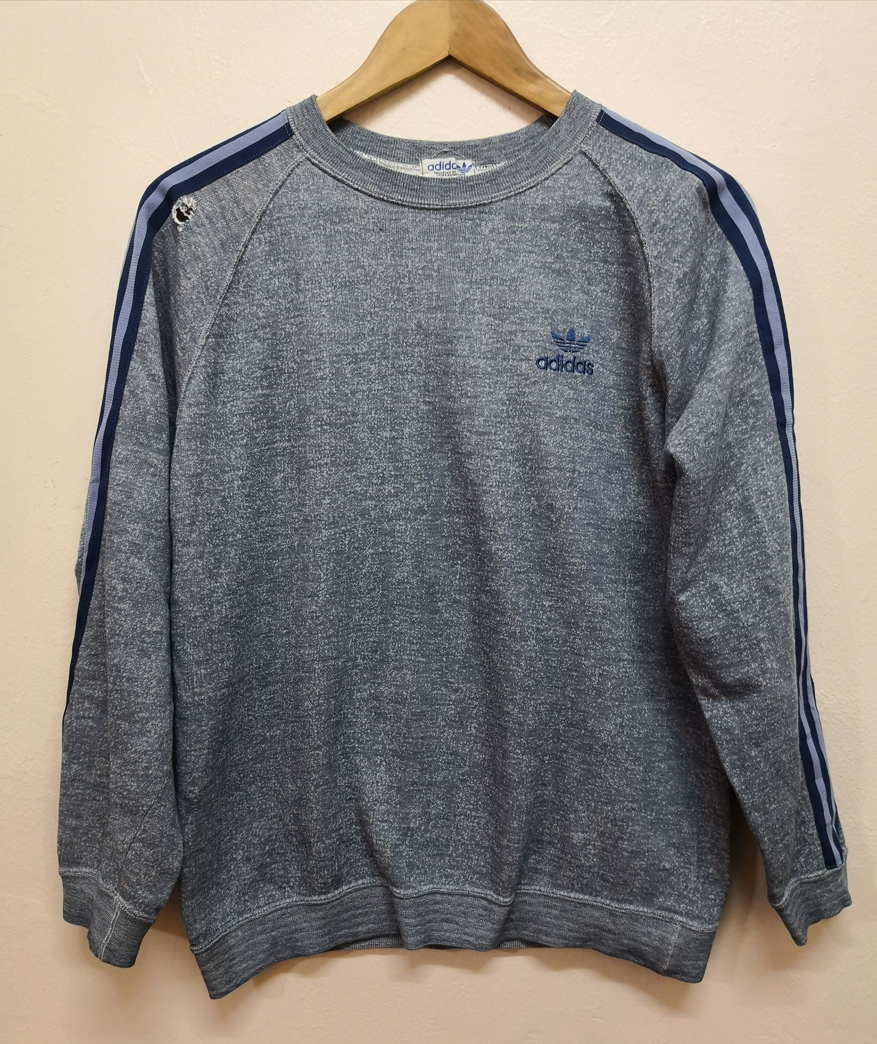 DISTRESSED ADIDAS X VINTAGE X STRIPES X SWEATSHIRT