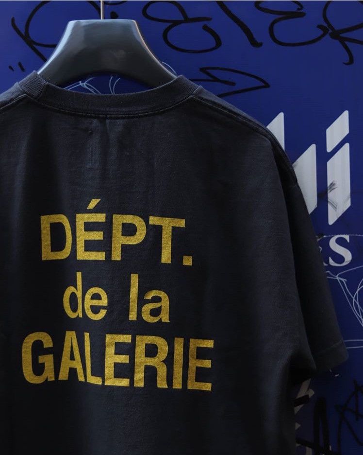 Gallery Dept. Gallery Dept. French logo vintage tee sz L Size US L / EU 52-54 / 3 - 6 Thumbnail