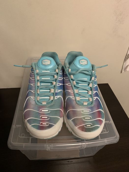 Unicorn hot sale nike tn