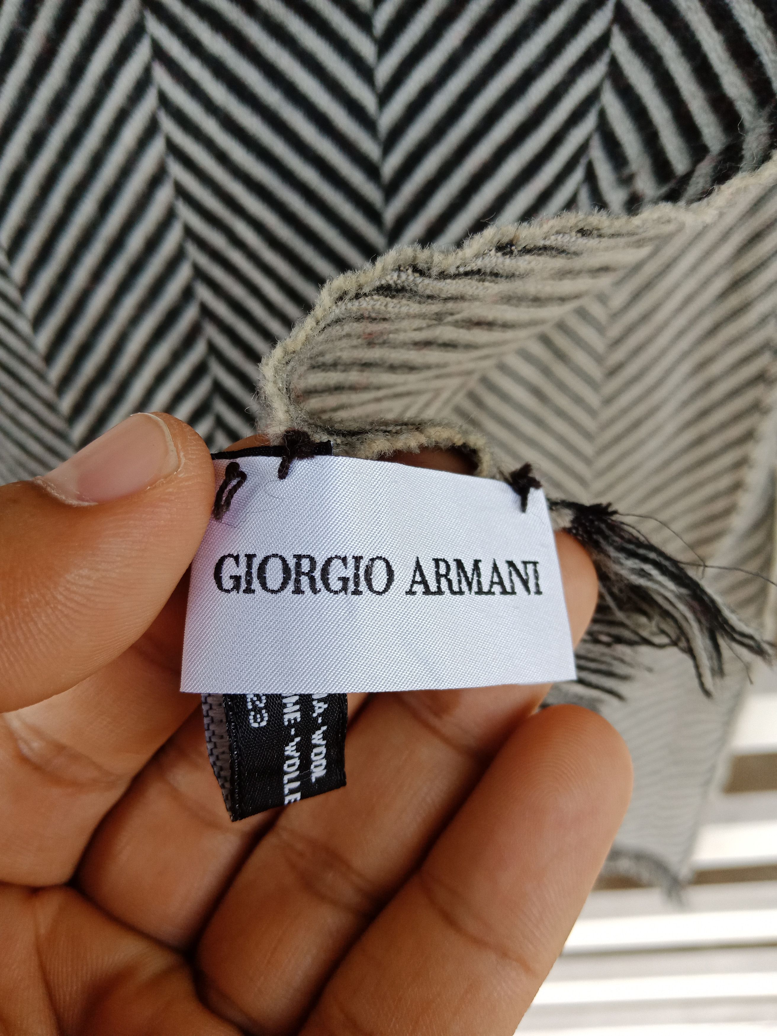Giorgio Armani Giorgio Armani SpellOut 100% Wool Muffler Size ONE SIZE - 3 Thumbnail