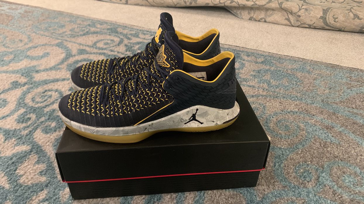 Air jordan hot sale 32 michigan