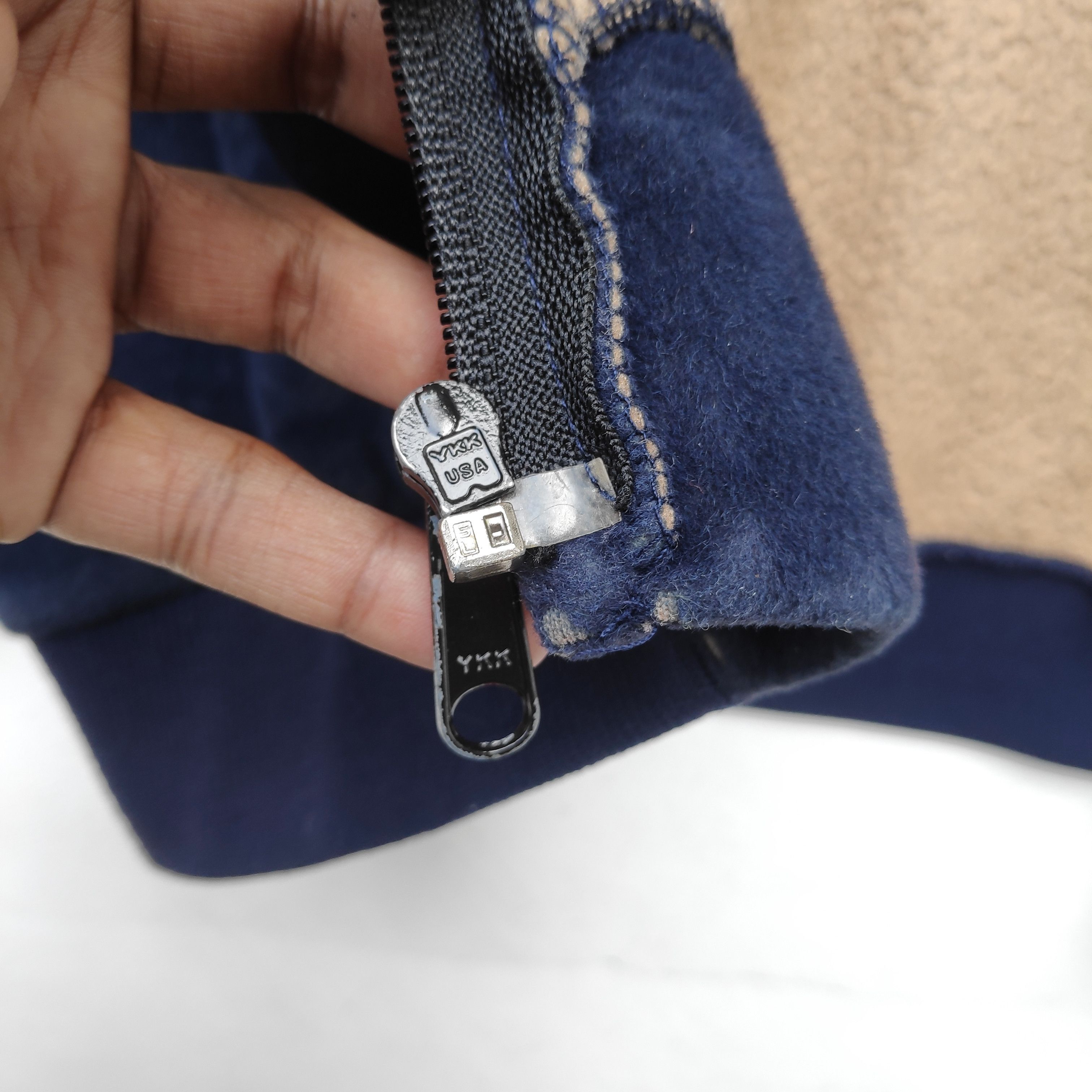 Carhartt × Vintage Vintage CARHARTT VELVET HOODIE LARGE DARK BLUE DOPE Size US L / EU 52-54 / 3 - 8 Thumbnail