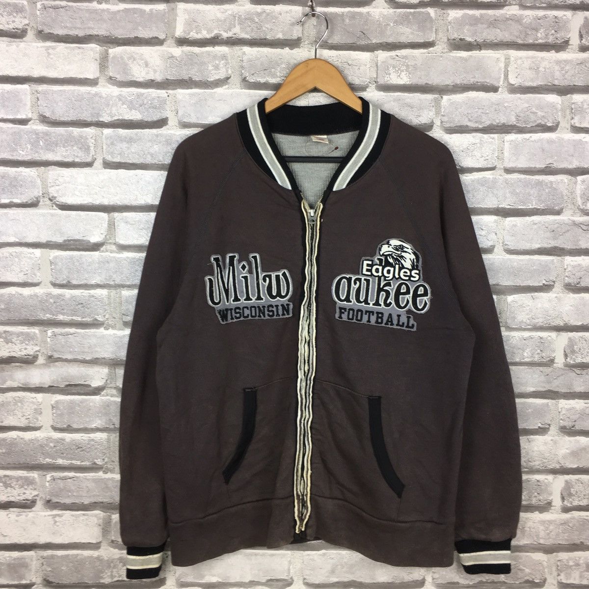 Vintage CHESWICK By SUGAR CANE Eagle Milw Aukee Sweatshirt