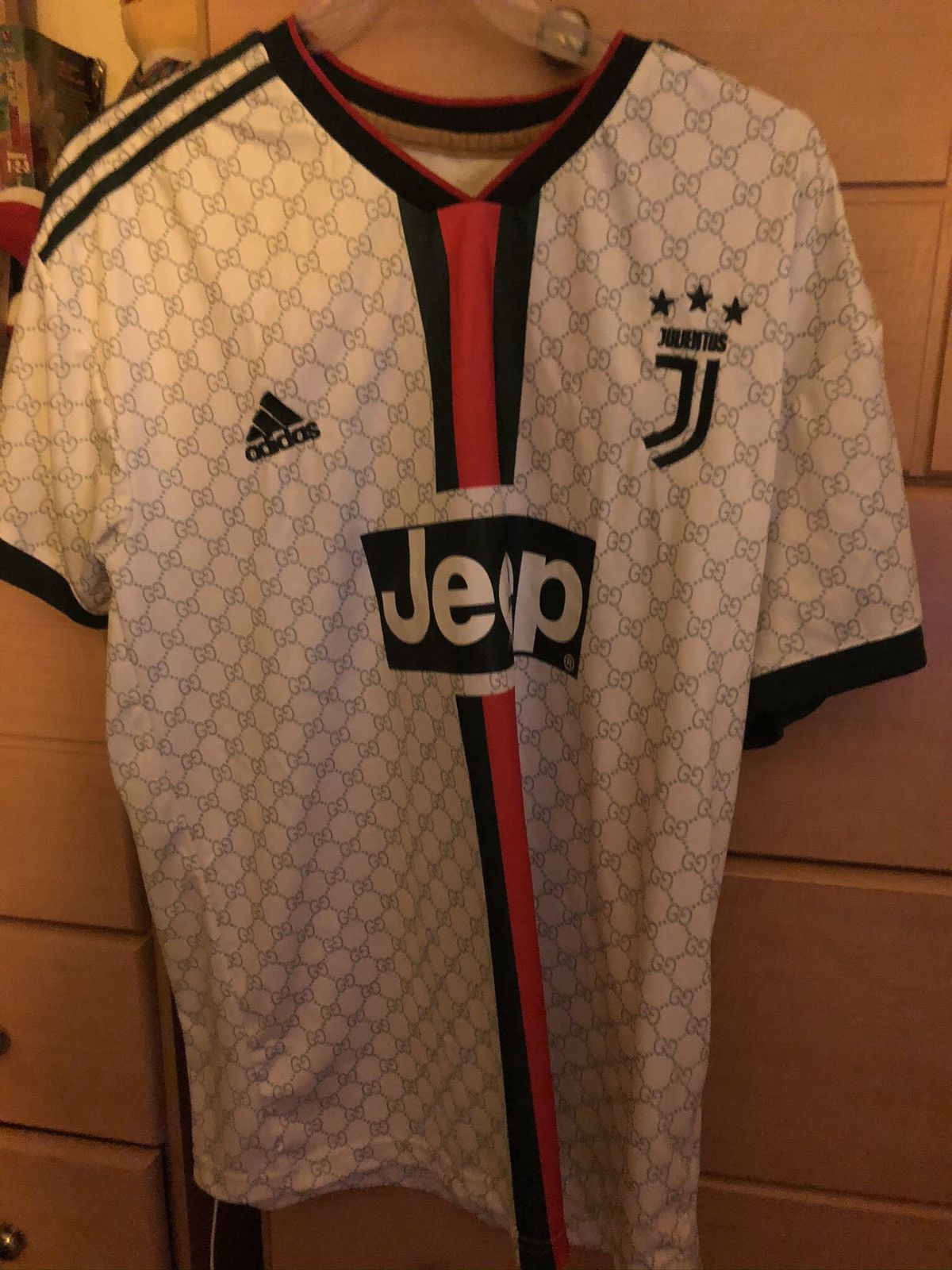 Juventus gucci top clearance