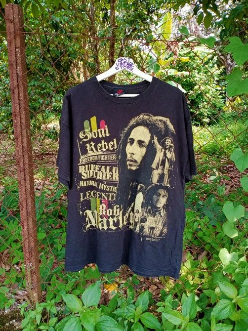 Bob Marley Vintage Bob Marley Soul Rebel The Legend Tshirt Size US XL / EU 56 / 4 - 1 Thumbnail