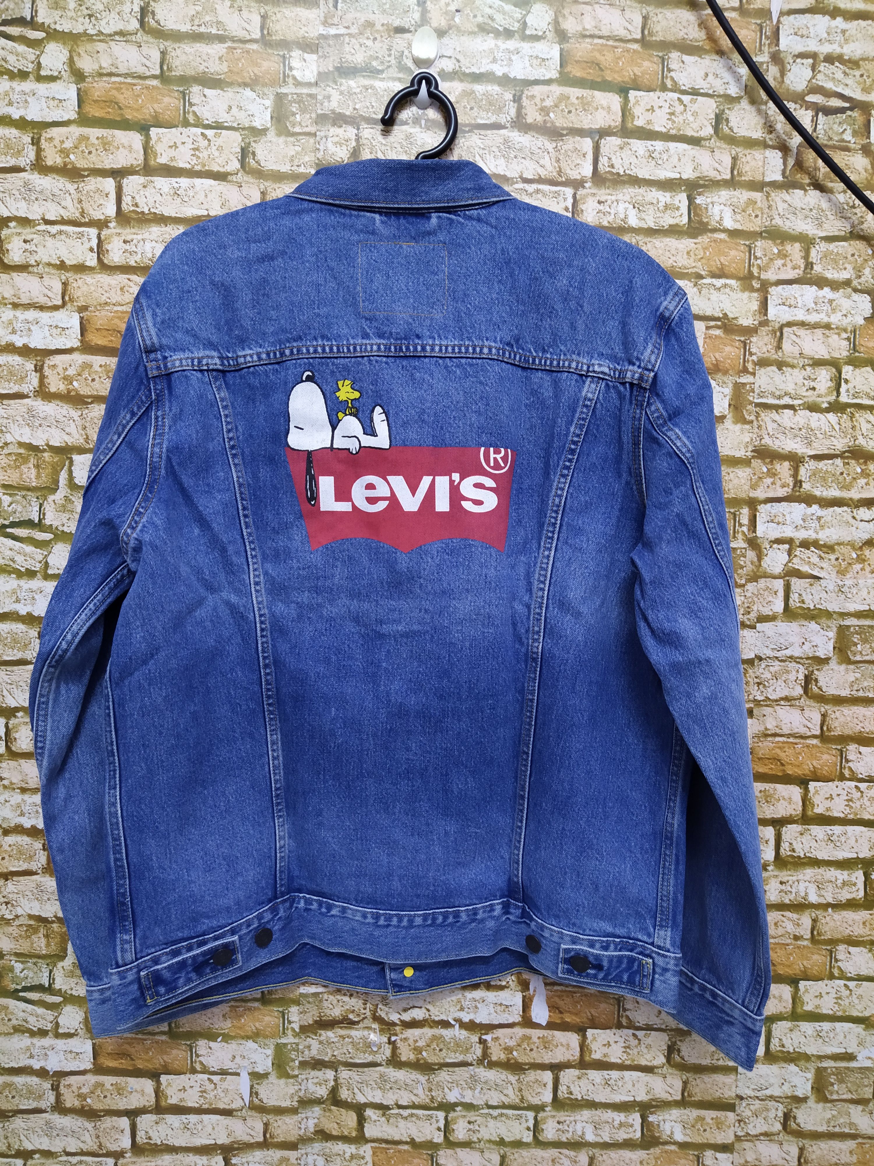 Levi's LEVIS x PEANUTS BIG LOGI TRUCKER DENIM JACKET (Z2) Size US XL / EU 56 / 4 - 1 Thumbnail
