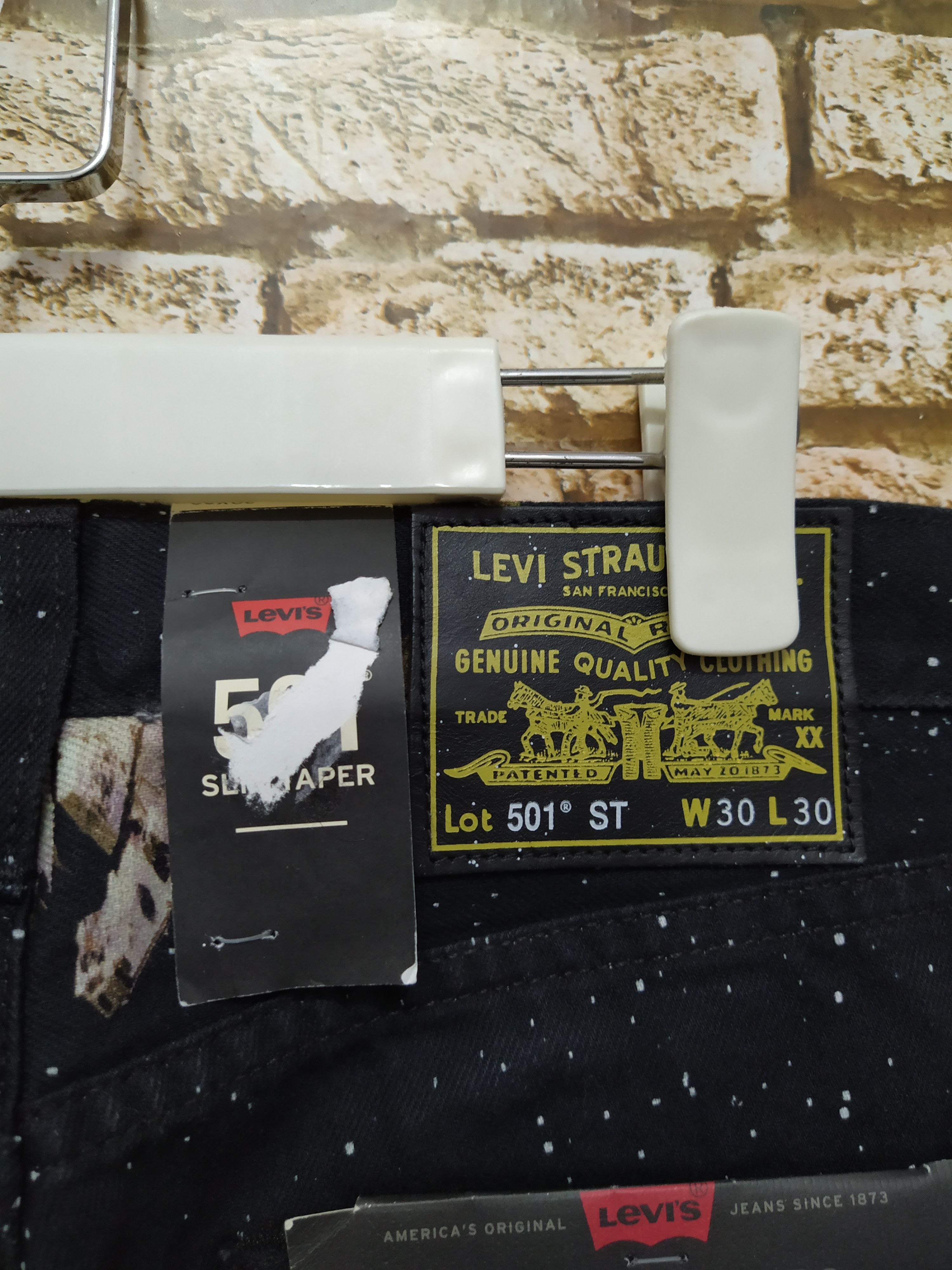 Star Wars LEVIS 501 BIG E STAR WARS ALLOVER PAINT DENIM (Z4) Size US 30 / EU 46 - 4 Thumbnail