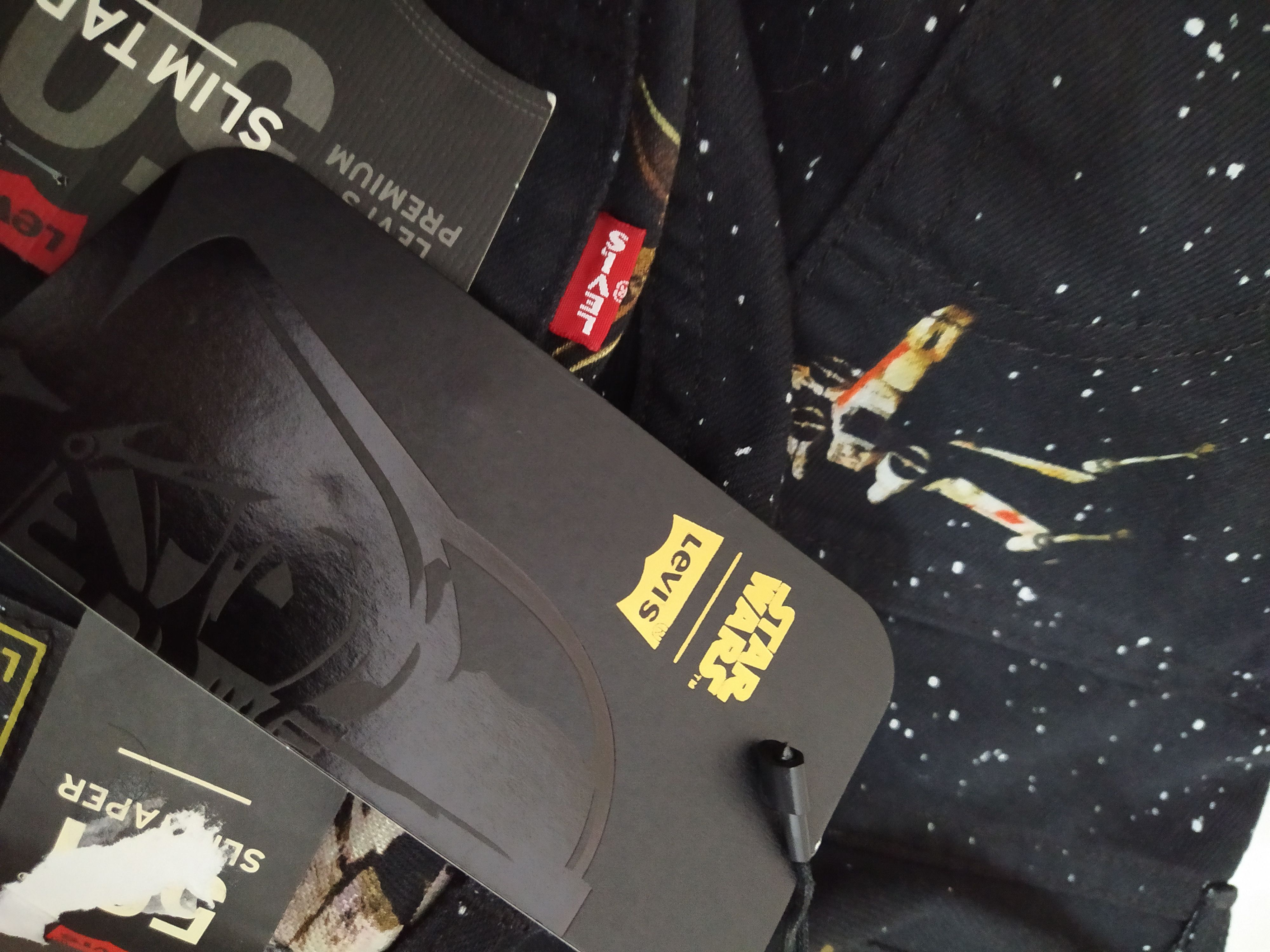 Star Wars LEVIS 501 BIG E STAR WARS ALLOVER PAINT DENIM (Z4) Size US 30 / EU 46 - 9 Thumbnail