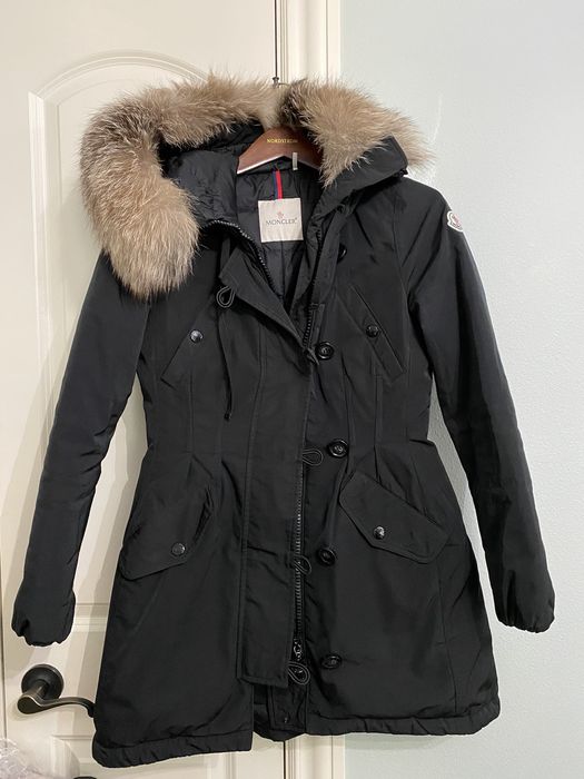 Moncler aredhel hot sale parka