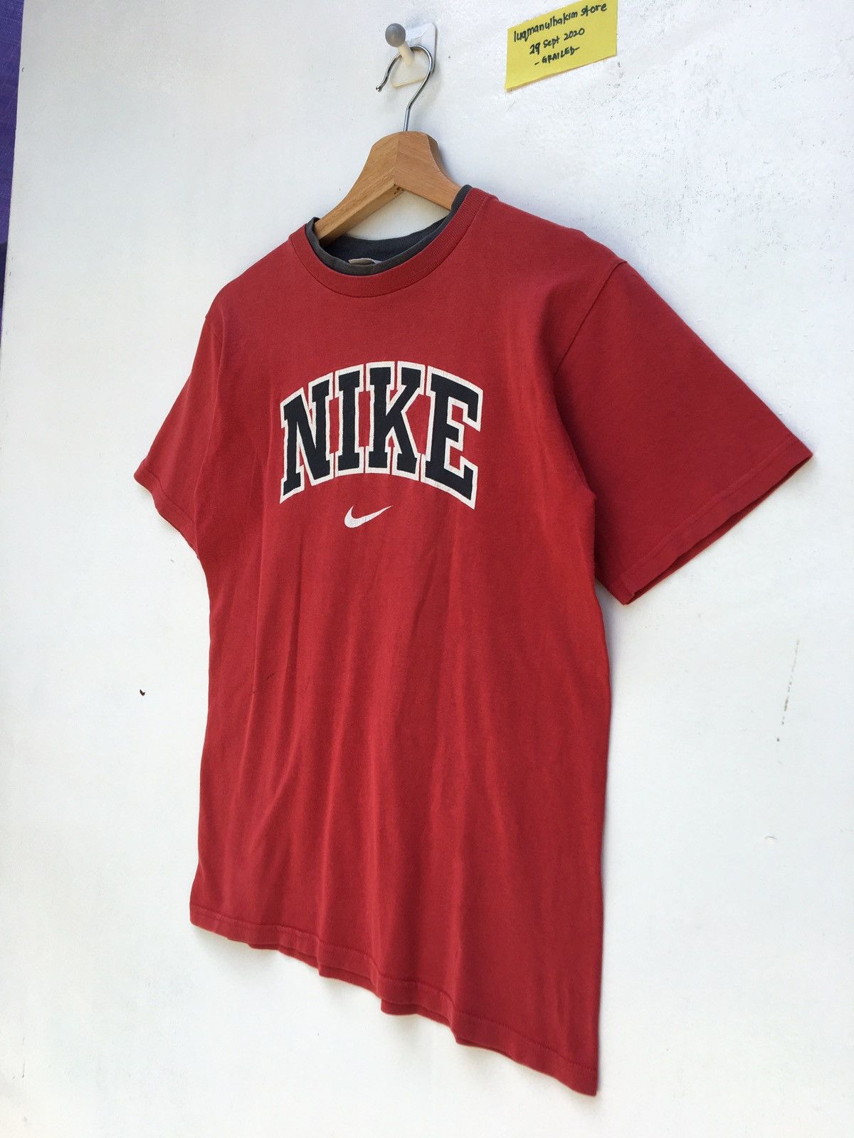 Nike Vintage Nike Big Spellout Swoosh Logo Tshirt Size US S / EU 44-46 / 1 - 4 Thumbnail
