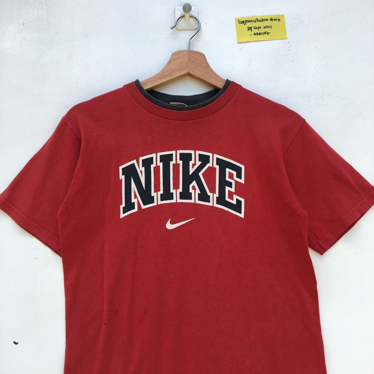 Nike Vintage Nike Big Spellout Swoosh Logo Tshirt Size US S / EU 44-46 / 1 - 1 Thumbnail