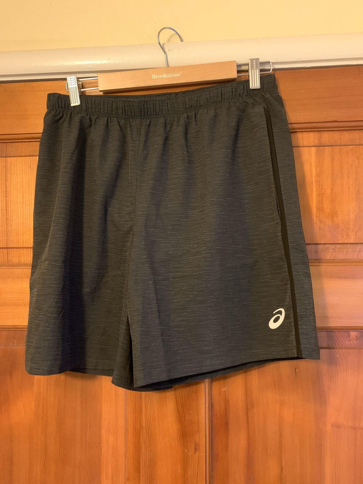 Asics *New* ASICS Running Shorts - Size Medium Size US 32 / EU 48 - 1 Thumbnail