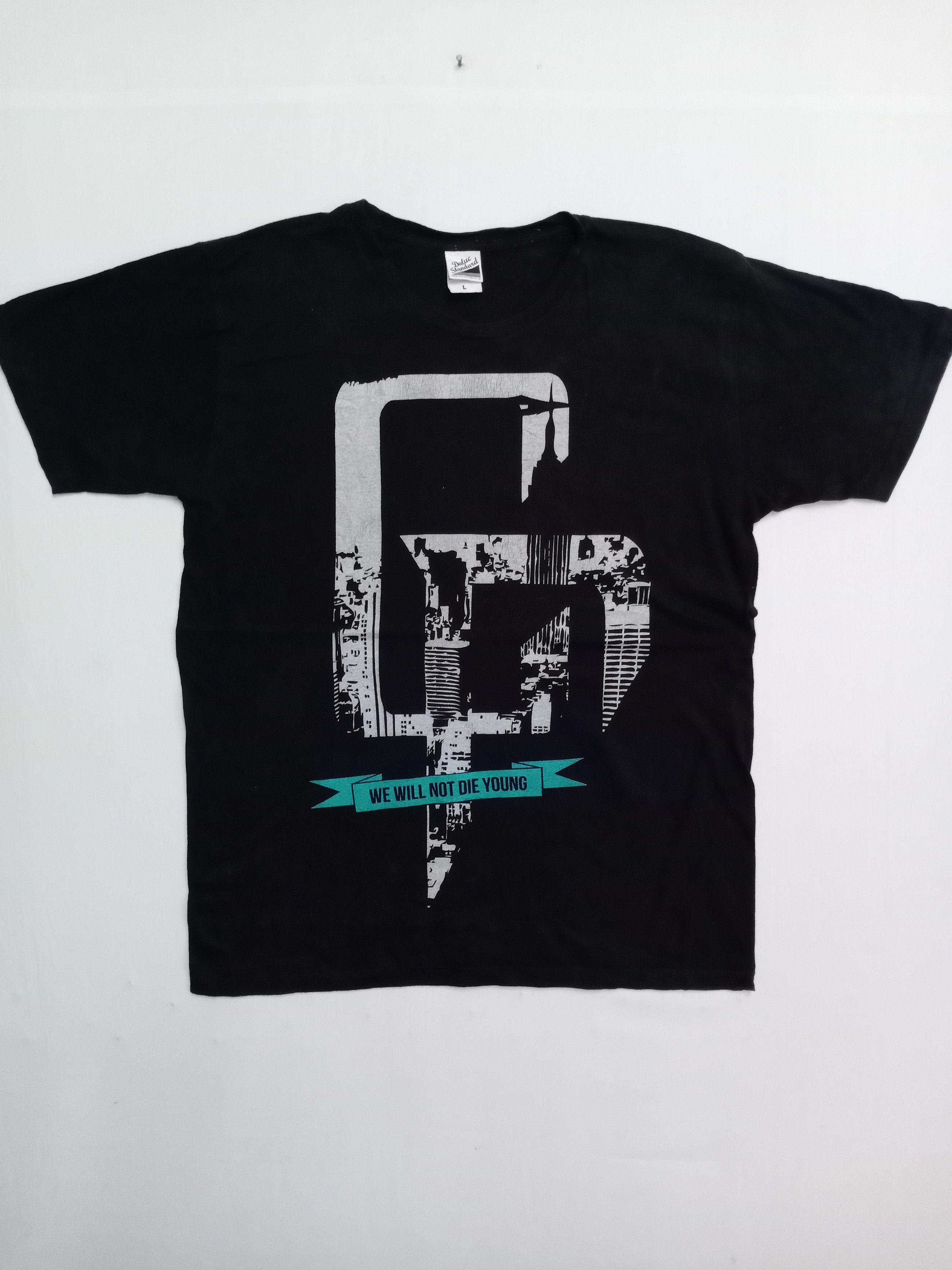 Vintage Cold Prain We not Die Young Movie T-shirt
