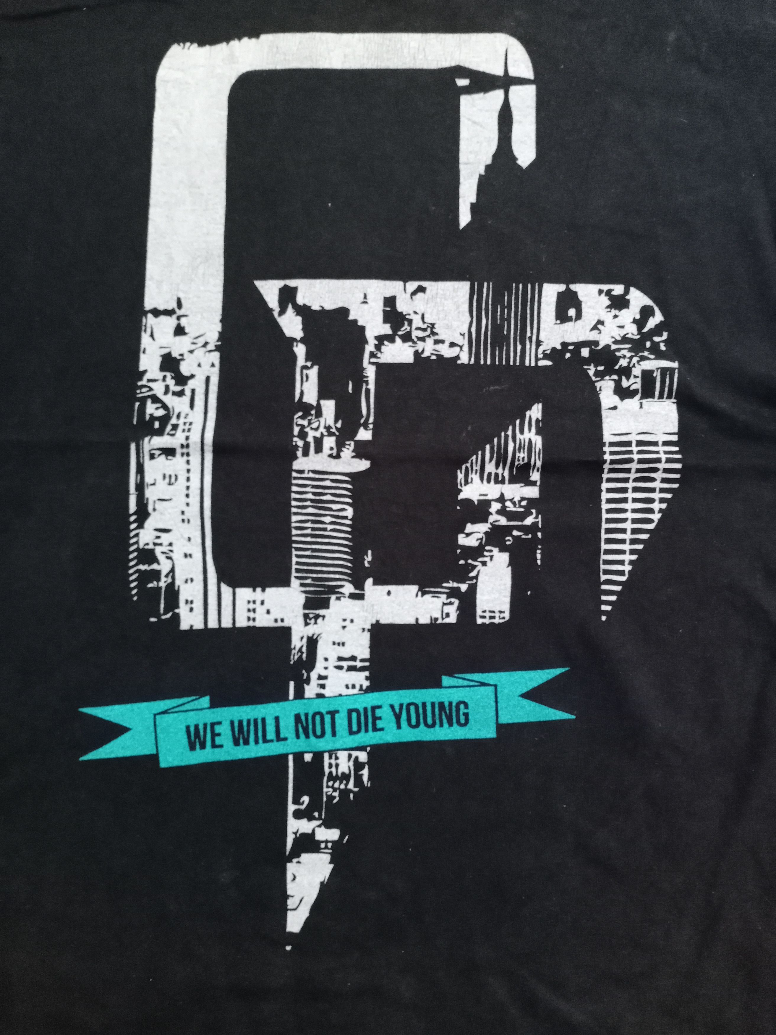 Vintage Cold Prain We not Die Young Movie T-shirt